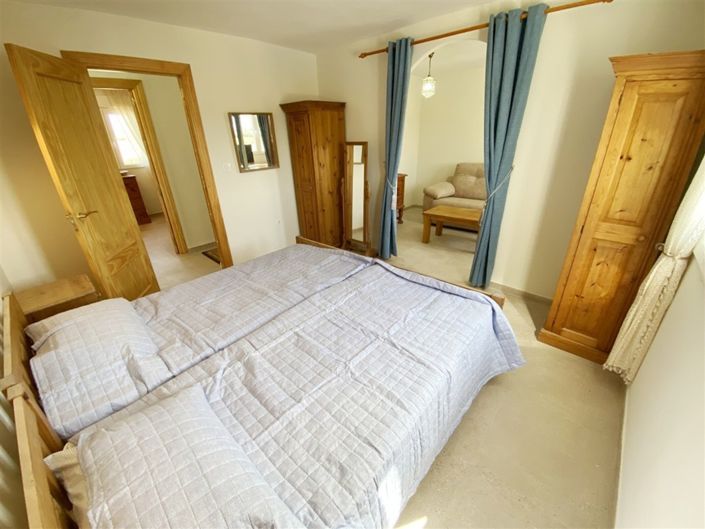 Image No.42-4 Bed Property for sale