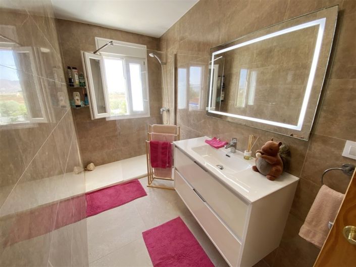 Image No.47-4 Bed Property for sale
