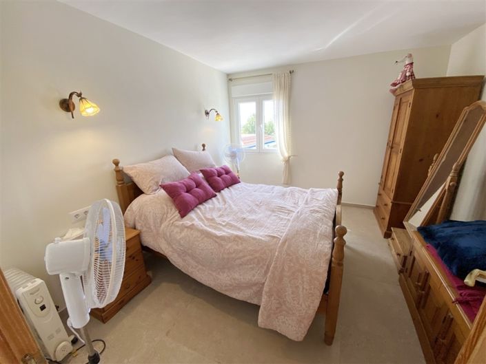 Image No.48-4 Bed Property for sale