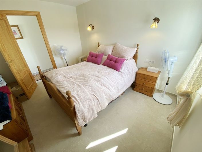 Image No.50-4 Bed Property for sale