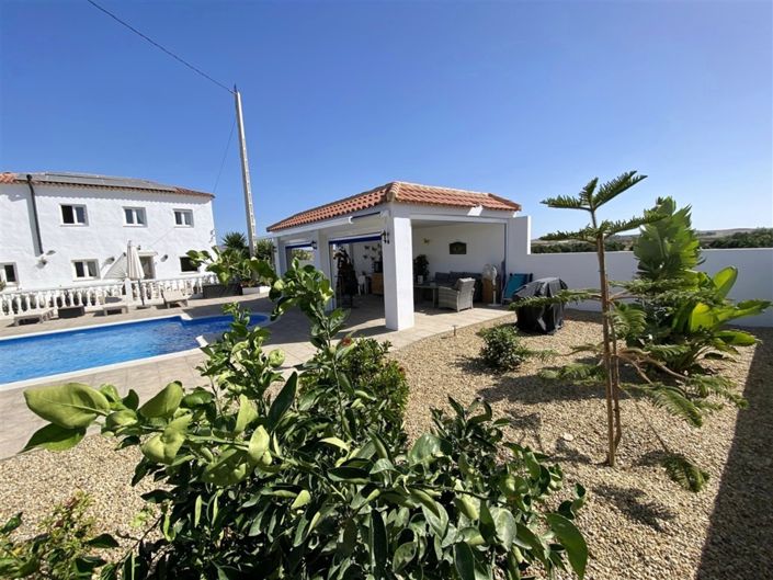 Image No.60-4 Bed Property for sale