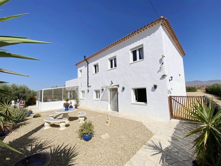 Image No.8-4 Bed Property for sale