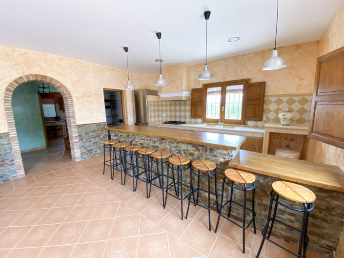 Image No.13-4 Bed Property for sale