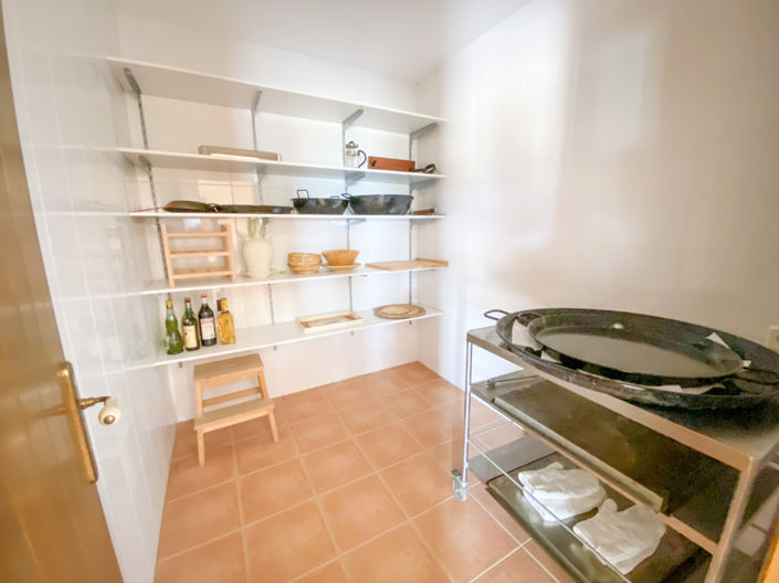 Image No.18-4 Bed Property for sale