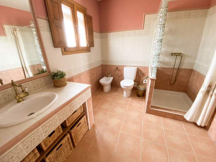 Image No.22-4 Bed Property for sale