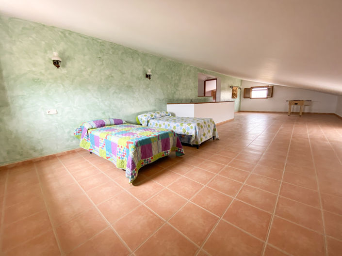 Image No.28-4 Bed Property for sale