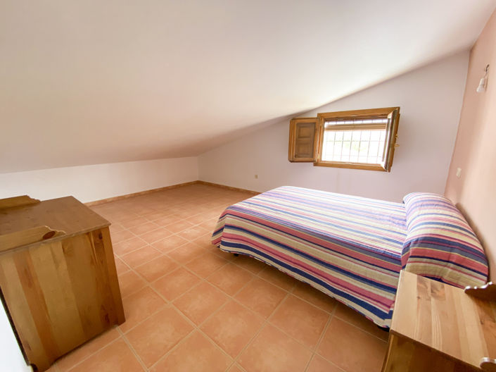 Image No.32-4 Bed Property for sale