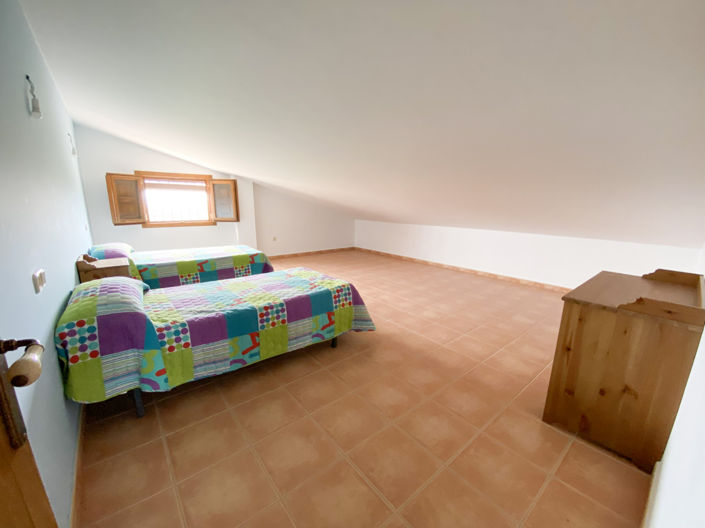 Image No.34-4 Bed Property for sale