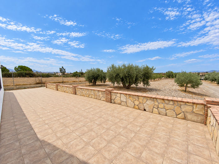 Image No.4-4 Bed Property for sale