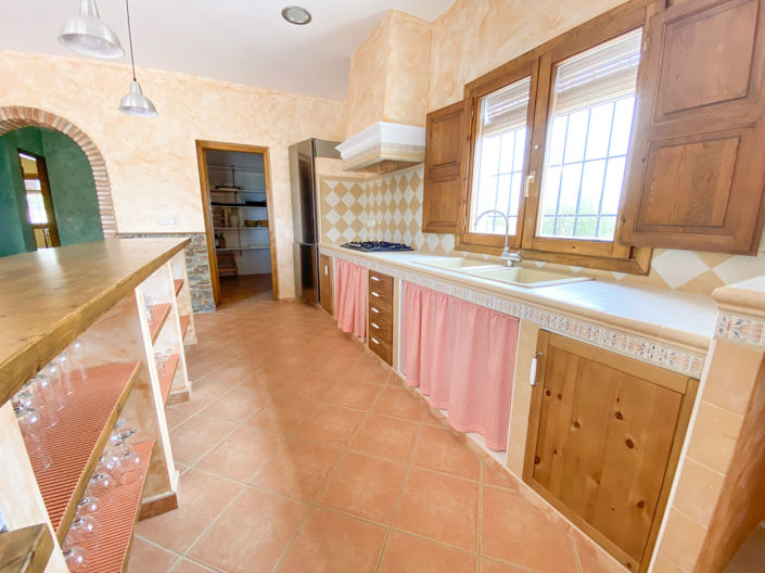 Image No.7-4 Bed Property for sale