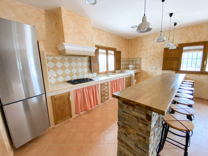 Image No.8-4 Bed Property for sale
