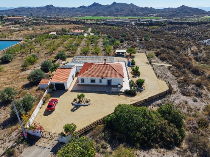 Image No.3-3 Bed Villa for sale