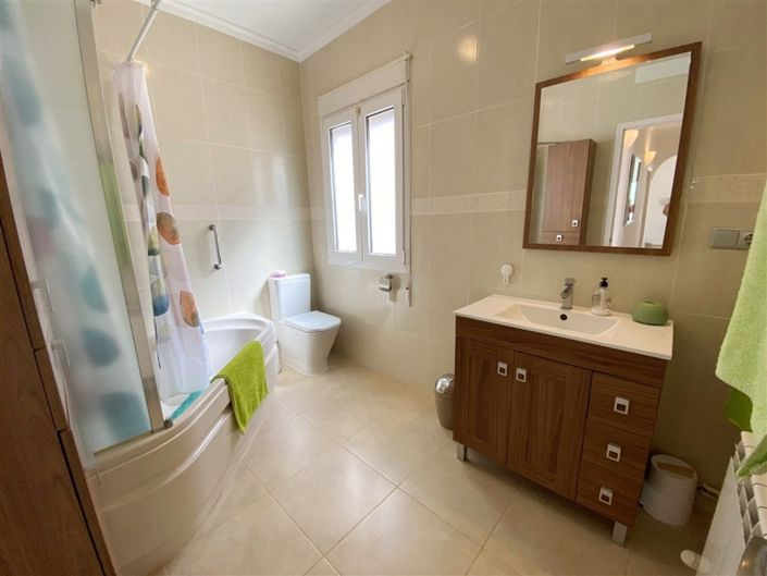 Image No.42-3 Bed Villa for sale