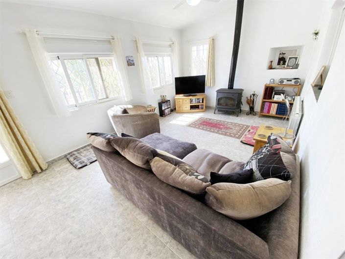 Image No.16-3 Bed Property for sale
