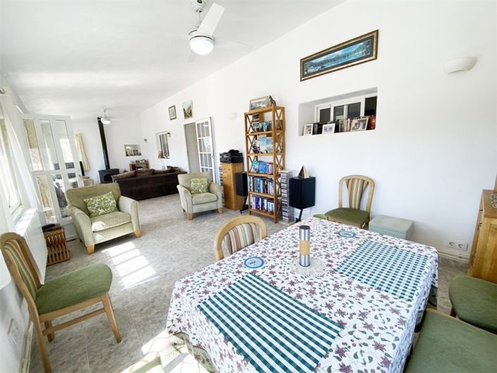 Image No.17-3 Bed Property for sale