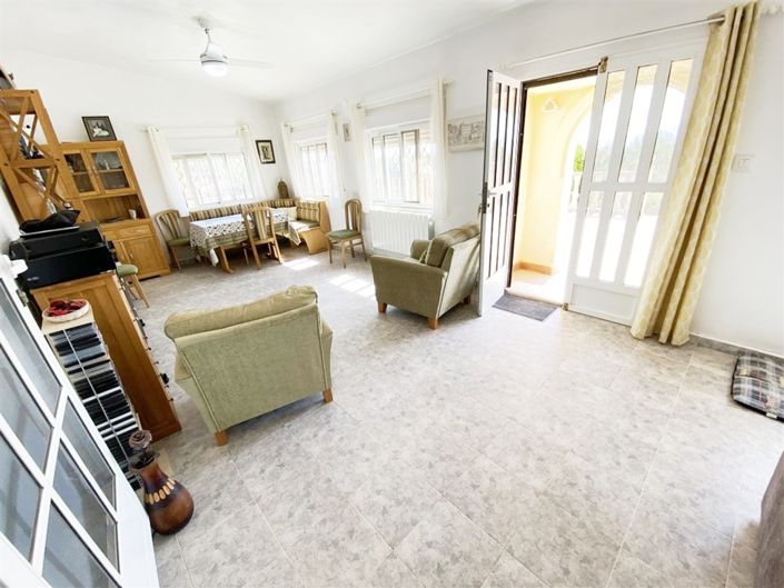 Image No.20-3 Bed Property for sale
