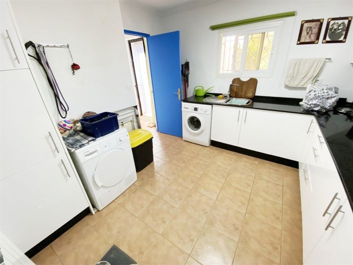 Image No.28-3 Bed Property for sale