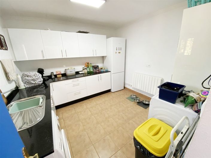 Image No.29-3 Bed Property for sale