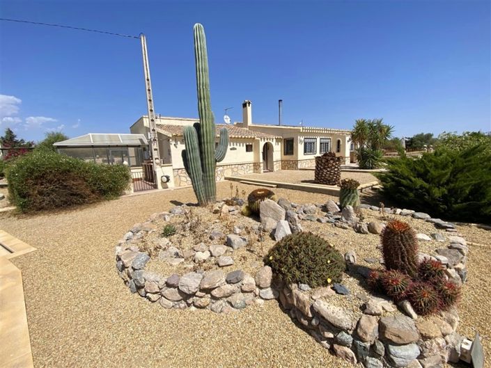 Image No.3-3 Bed Property for sale