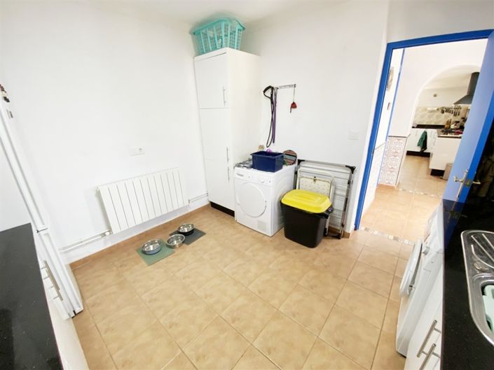 Image No.30-3 Bed Property for sale