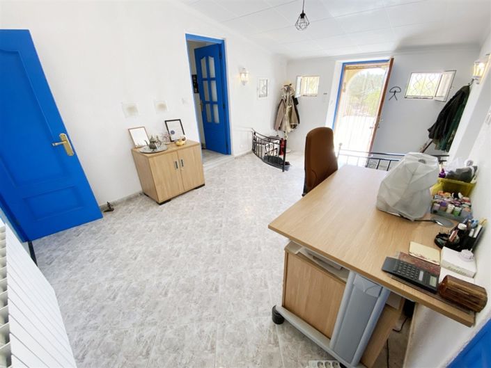 Image No.32-3 Bed Property for sale