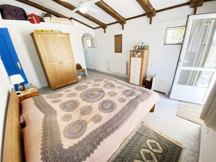 Image No.41-3 Bed Property for sale