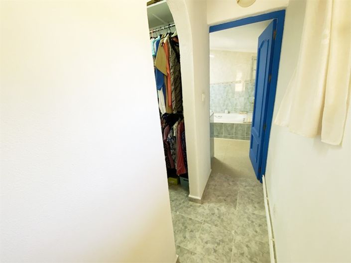 Image No.46-3 Bed Property for sale