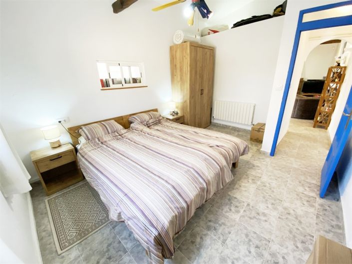 Image No.60-3 Bed Property for sale
