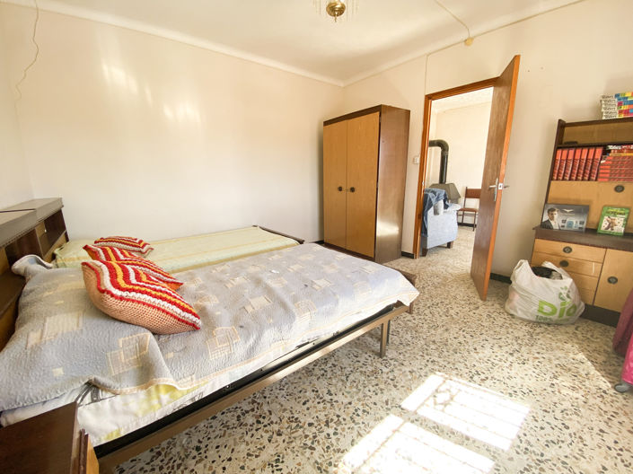 Image No.15-3 Bed Property for sale