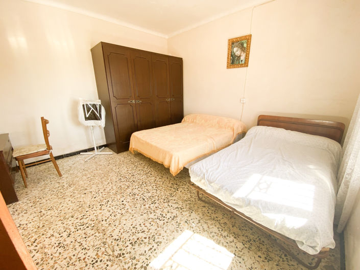 Image No.18-3 Bed Property for sale