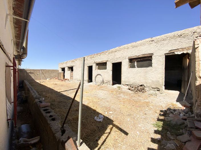 Image No.27-3 Bed Property for sale