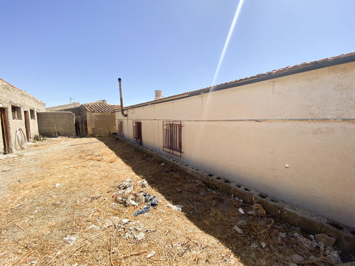 Image No.28-3 Bed Property for sale