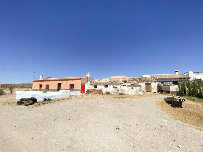 Image No.41-3 Bed Property for sale