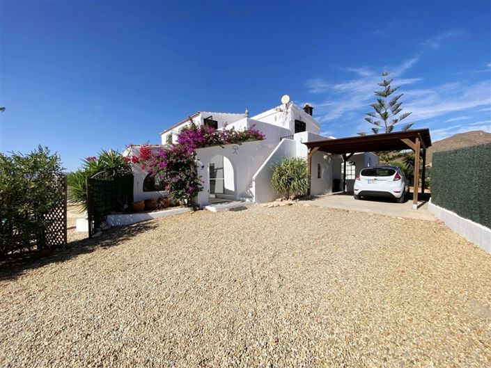 Image No.12-3 Bed Property for sale