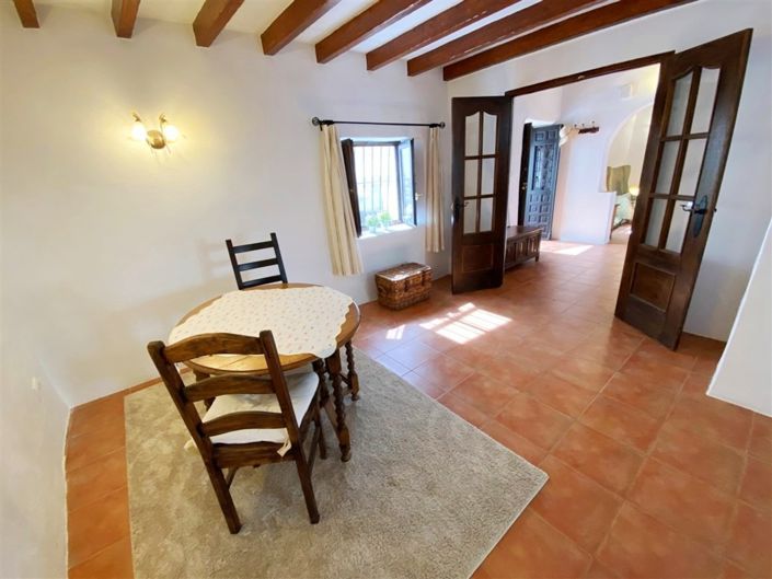Image No.20-3 Bed Property for sale