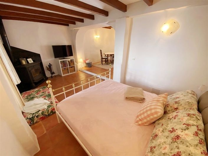 Image No.22-3 Bed Property for sale