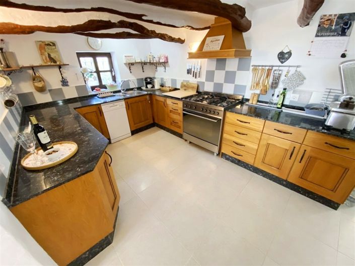 Image No.31-3 Bed Property for sale