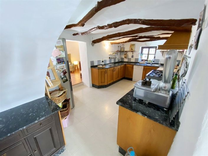 Image No.32-3 Bed Property for sale