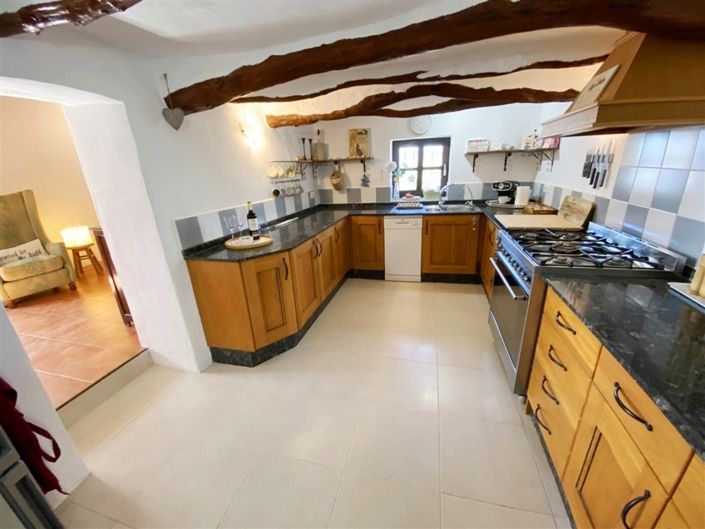 Image No.33-3 Bed Property for sale