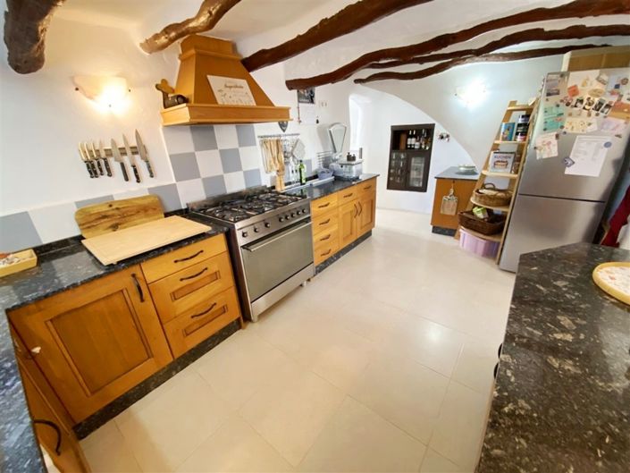 Image No.34-3 Bed Property for sale