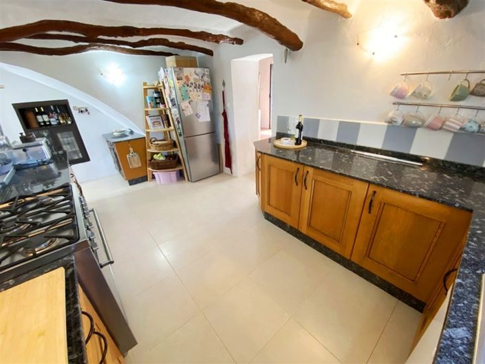 Image No.35-3 Bed Property for sale
