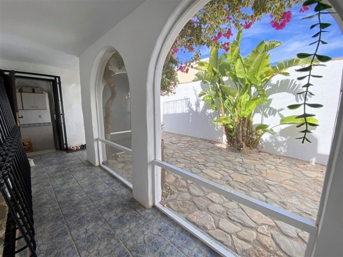 Image No.42-3 Bed Property for sale