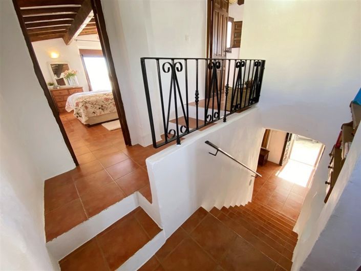 Image No.45-3 Bed Property for sale