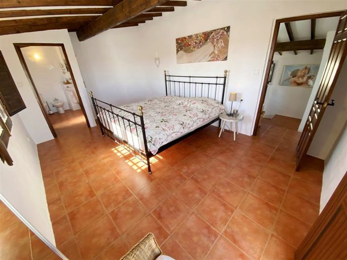 Image No.47-3 Bed Property for sale