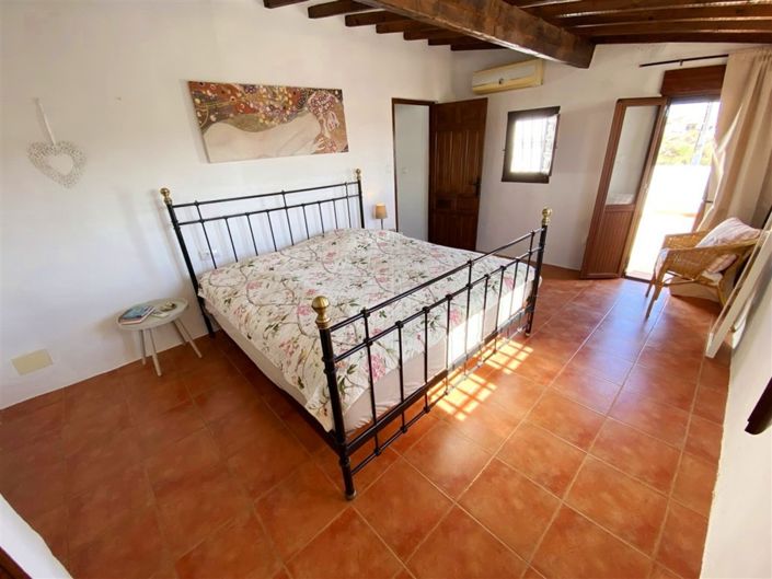 Image No.48-3 Bed Property for sale