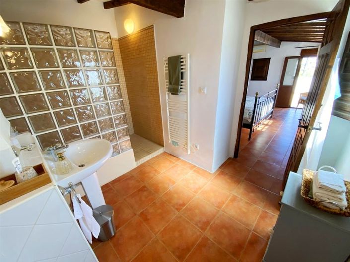 Image No.51-3 Bed Property for sale