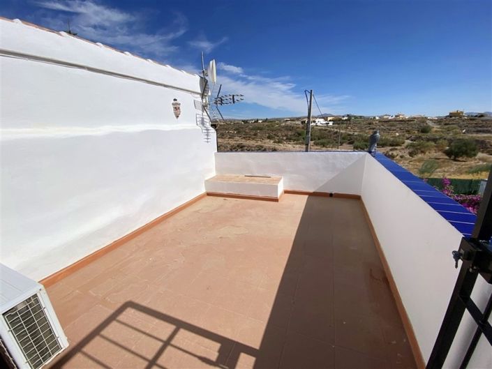 Image No.55-3 Bed Property for sale