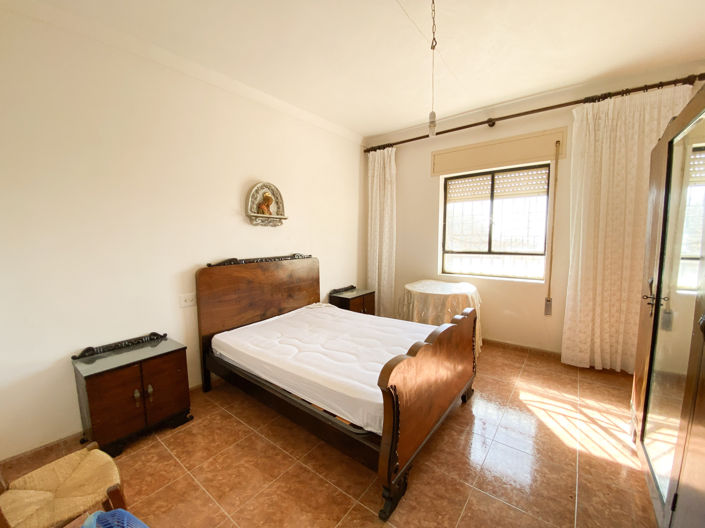 Image No.19-3 Bed Property for sale