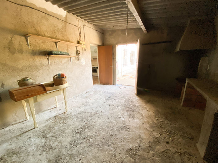 Image No.27-3 Bed Property for sale