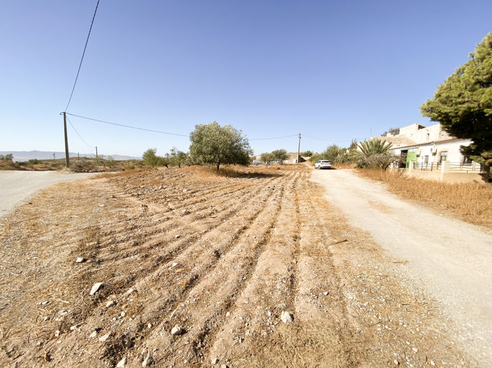 Image No.40-3 Bed Property for sale